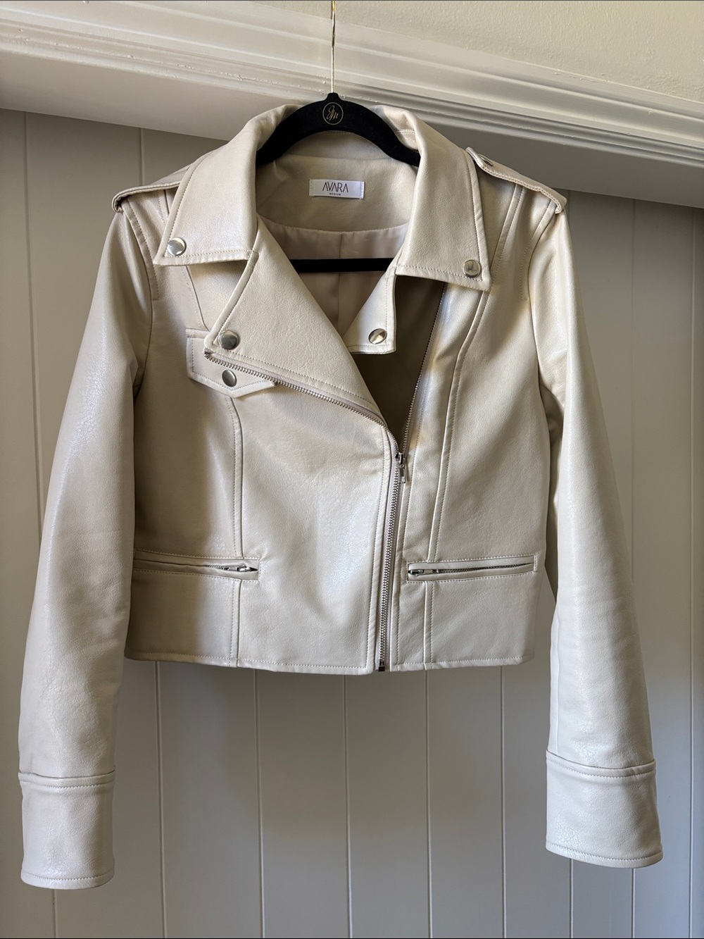 Avara Brand Women's Cream Faux Leather Moto Jacket NEW